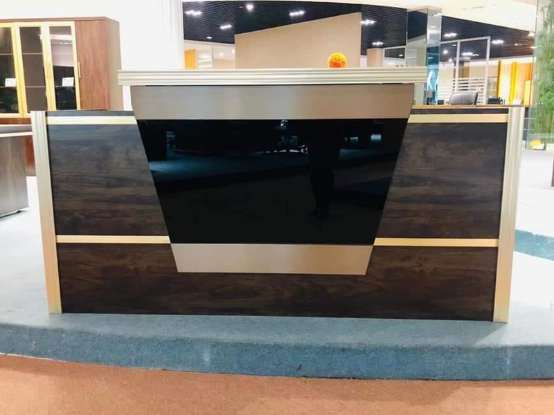 Imagia Italian Furniture - Wooden Brown Reception Desk 